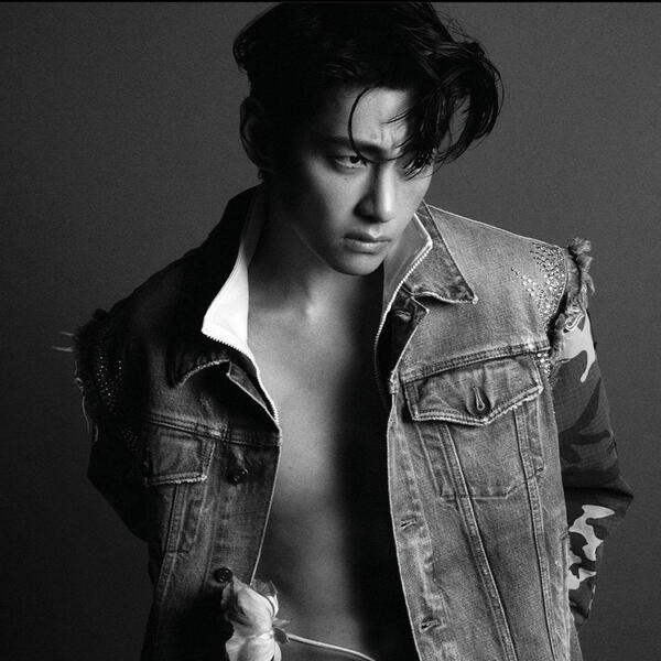ELLE Korea 4月号